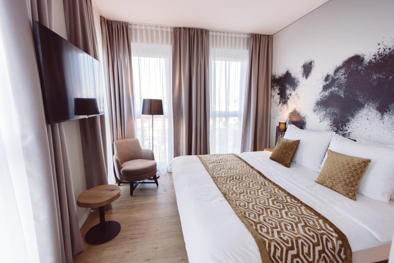 Hotel Libertas Elements Pure Merzhausen Exteriör bild