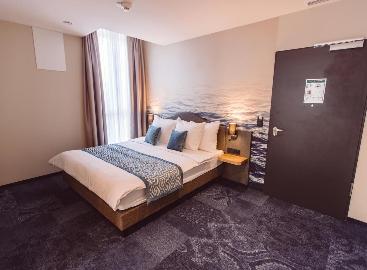 Hotel Libertas Elements Pure Merzhausen Exteriör bild