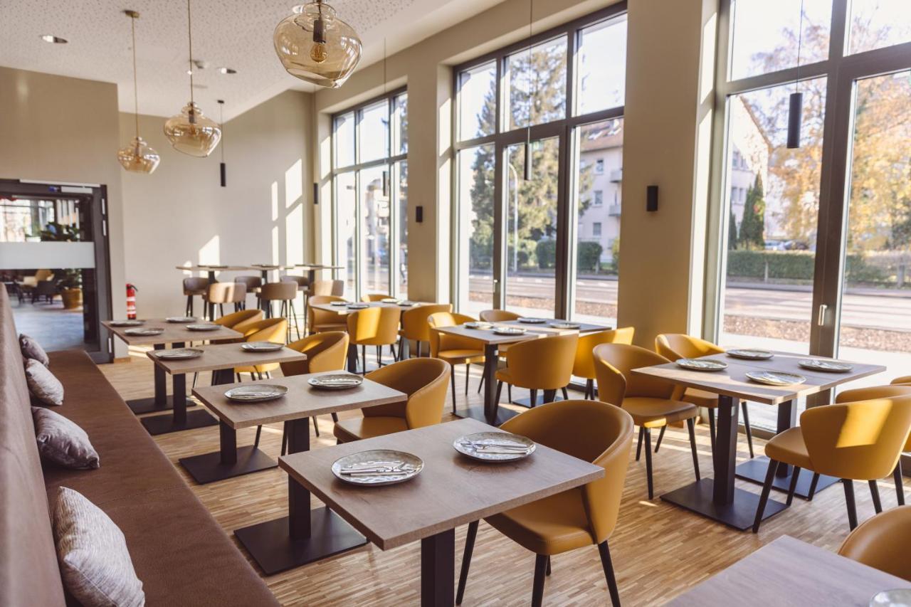 Hotel Libertas Elements Pure Merzhausen Exteriör bild