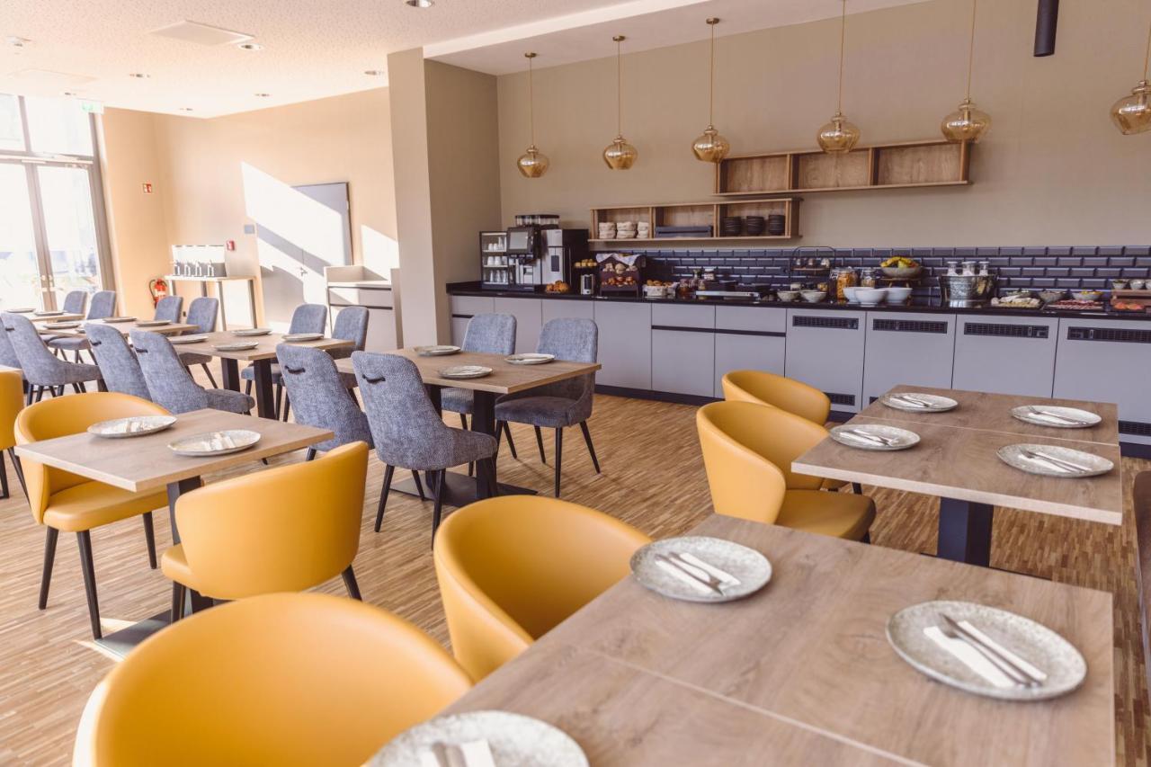 Hotel Libertas Elements Pure Merzhausen Exteriör bild