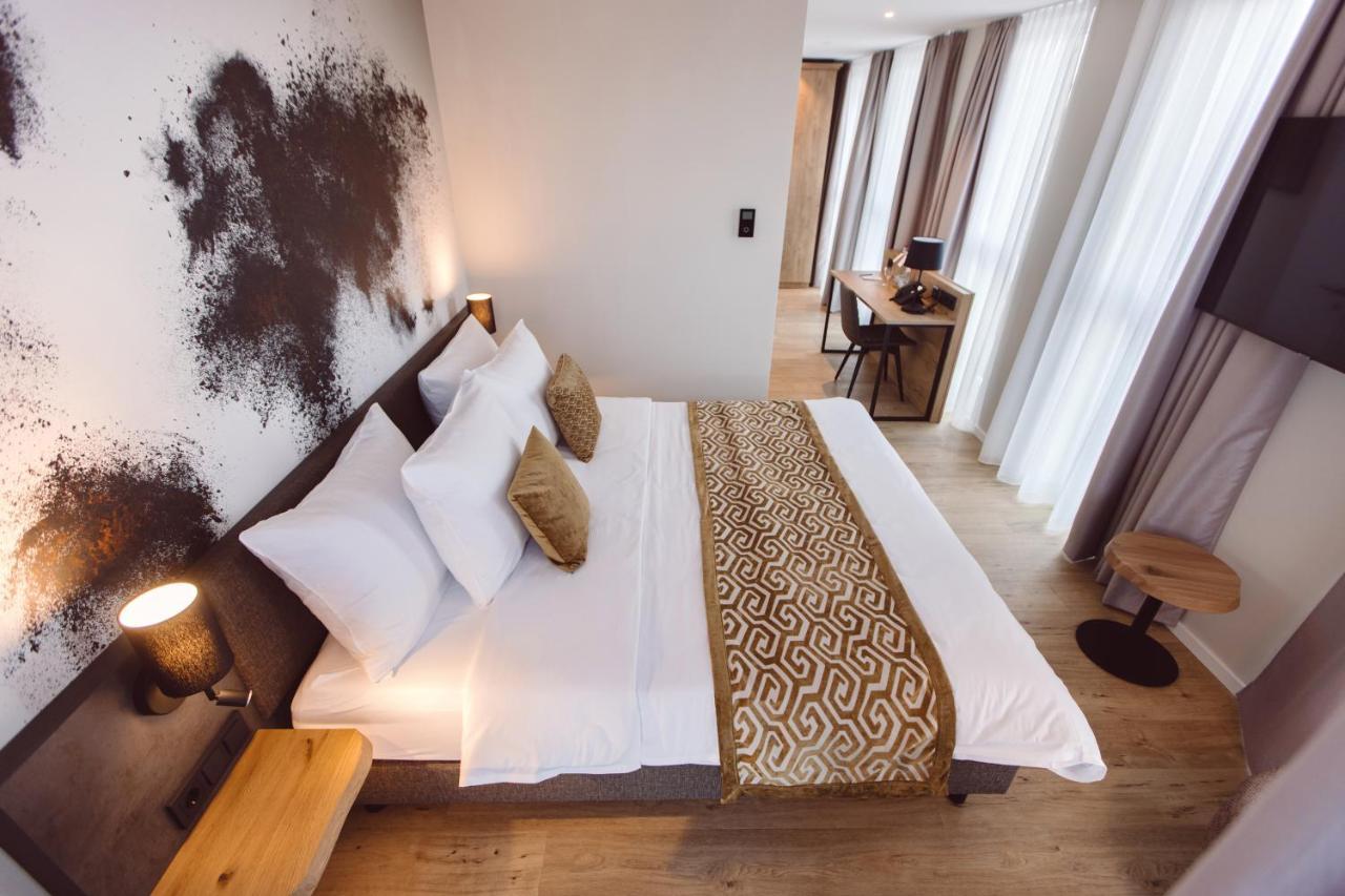 Hotel Libertas Elements Pure Merzhausen Exteriör bild
