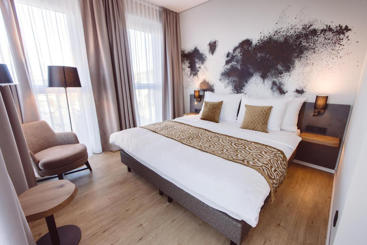 Hotel Libertas Elements Pure Merzhausen Exteriör bild