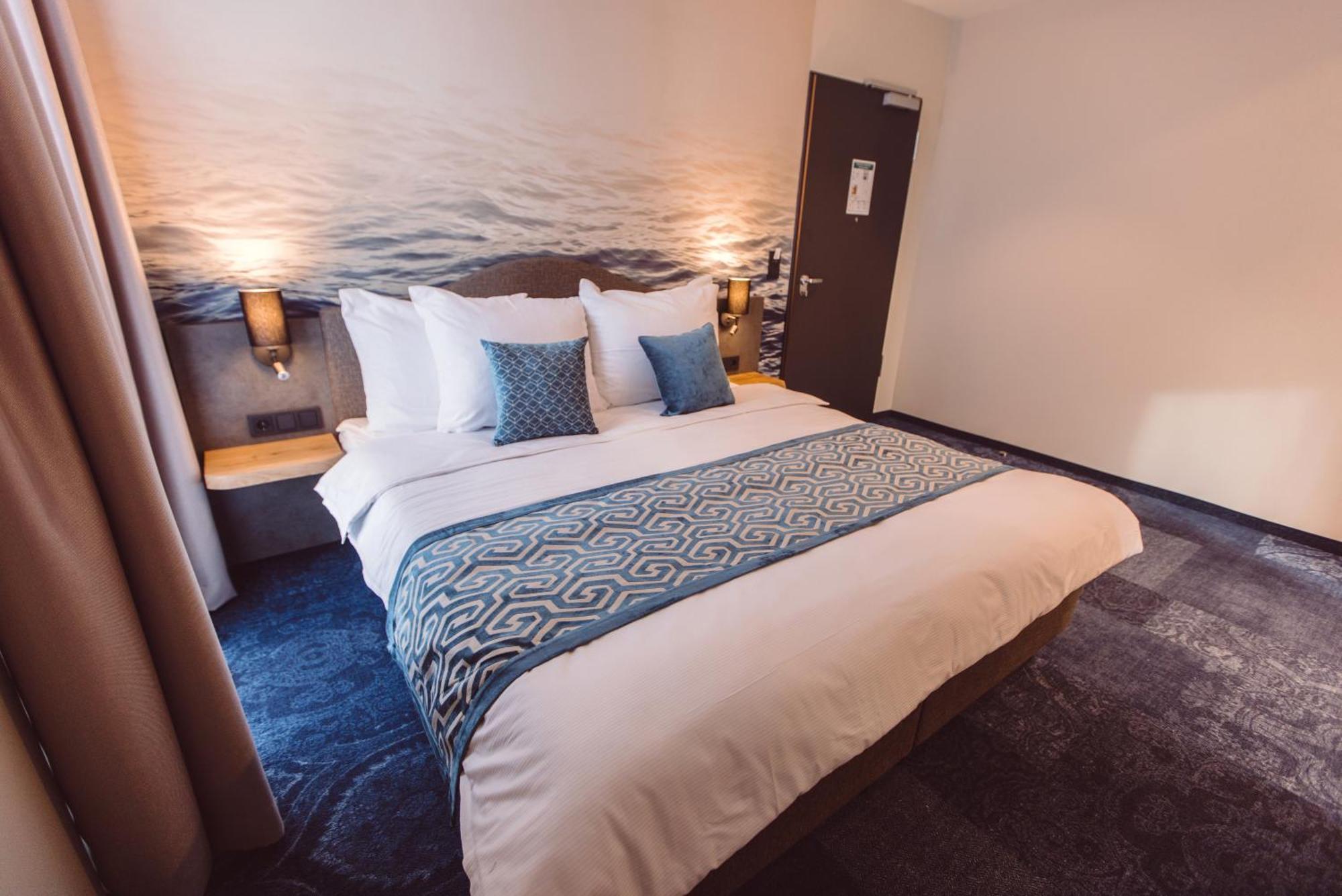 Hotel Libertas Elements Pure Merzhausen Exteriör bild